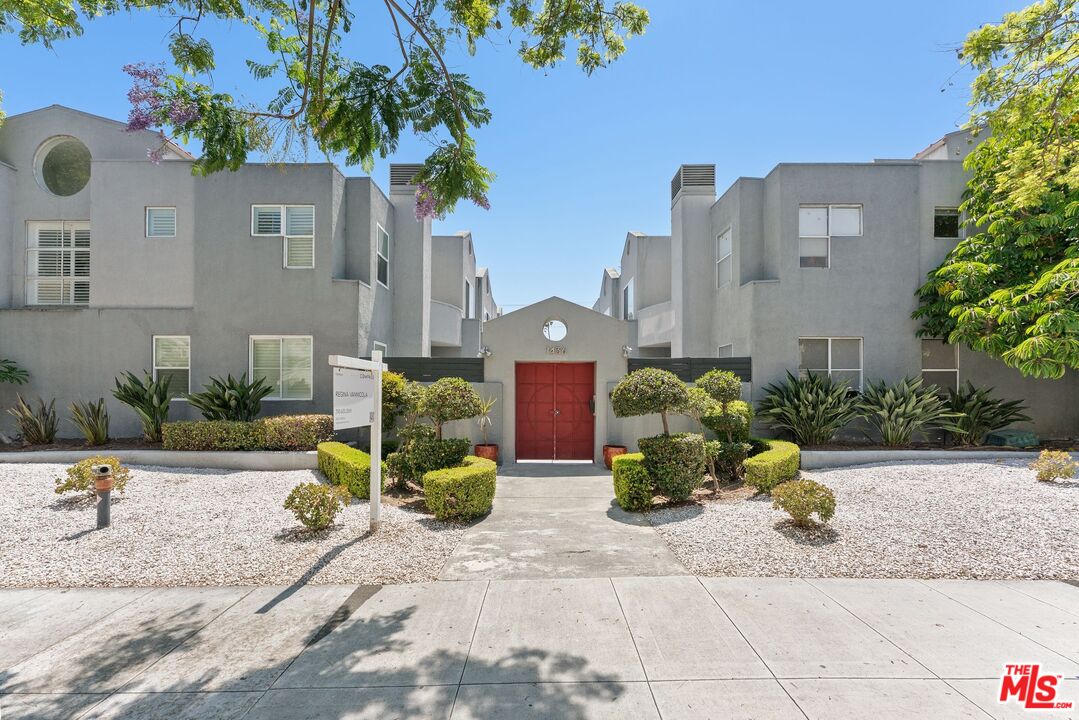 1436 20th St Unit: 8