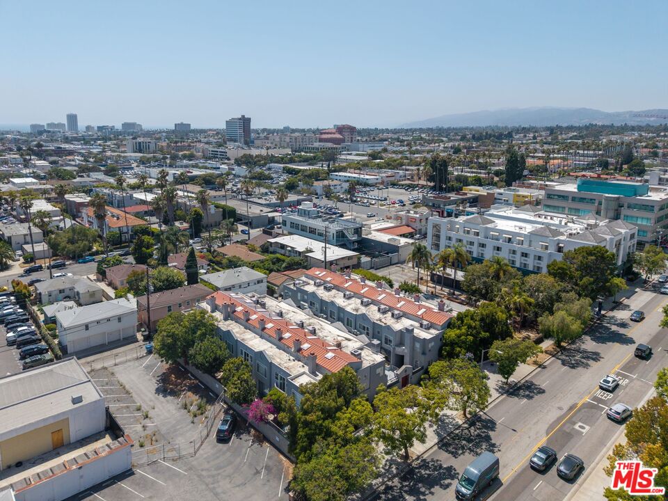 1436 20th St Unit: 8