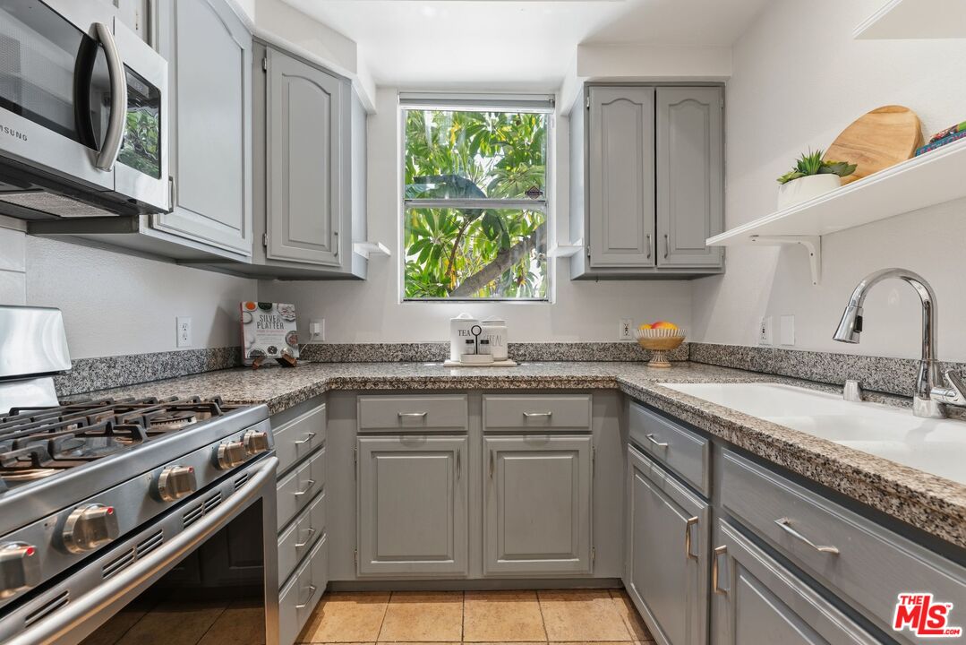 1436 20th St Unit: 8