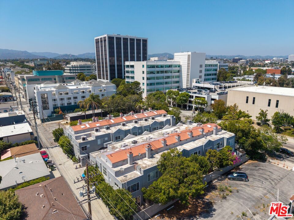 1436 20th St Unit: 8