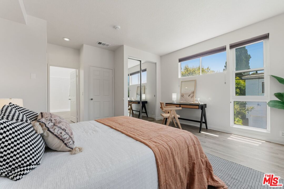 1436 20th St Unit: 8