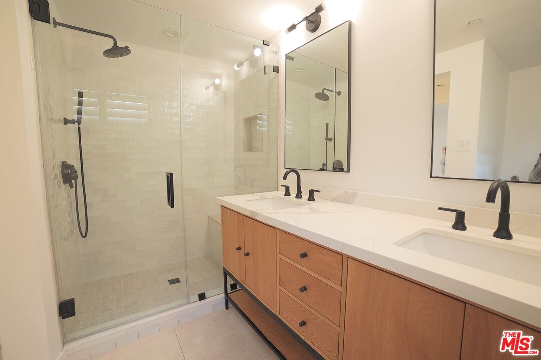 125 Montana Ave Unit: 101