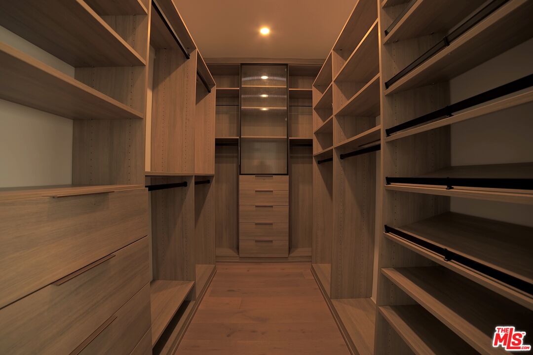 125 Montana Ave Unit: 101