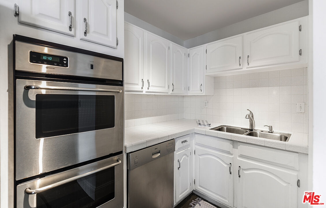 17366 W Sunset Blvd Unit: 201