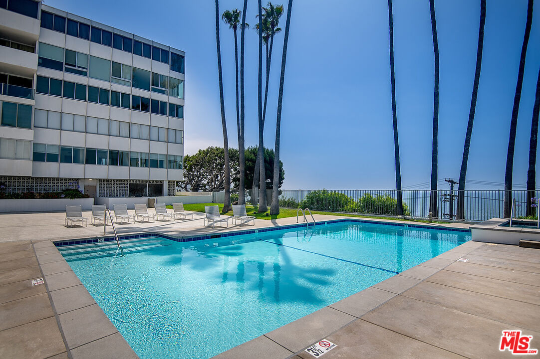 17366 W Sunset Blvd Unit: 201
