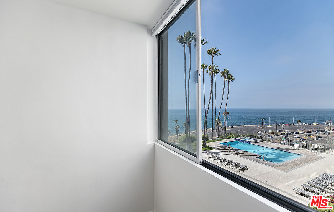 17366 W Sunset Blvd Unit: 201