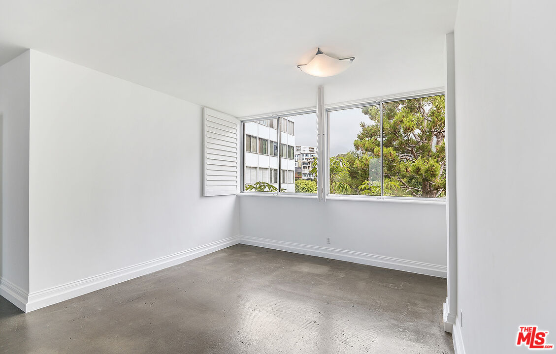 17366 W Sunset Blvd Unit: 201