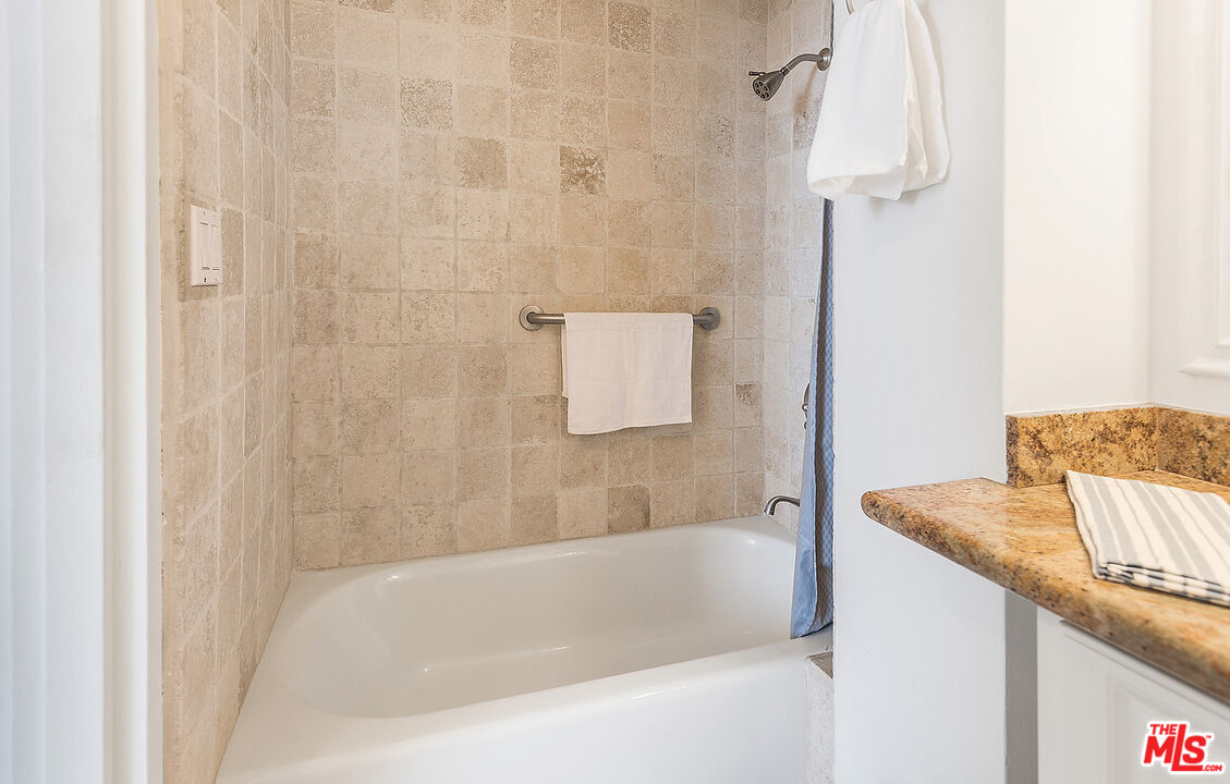 17366 W Sunset Blvd Unit: 201