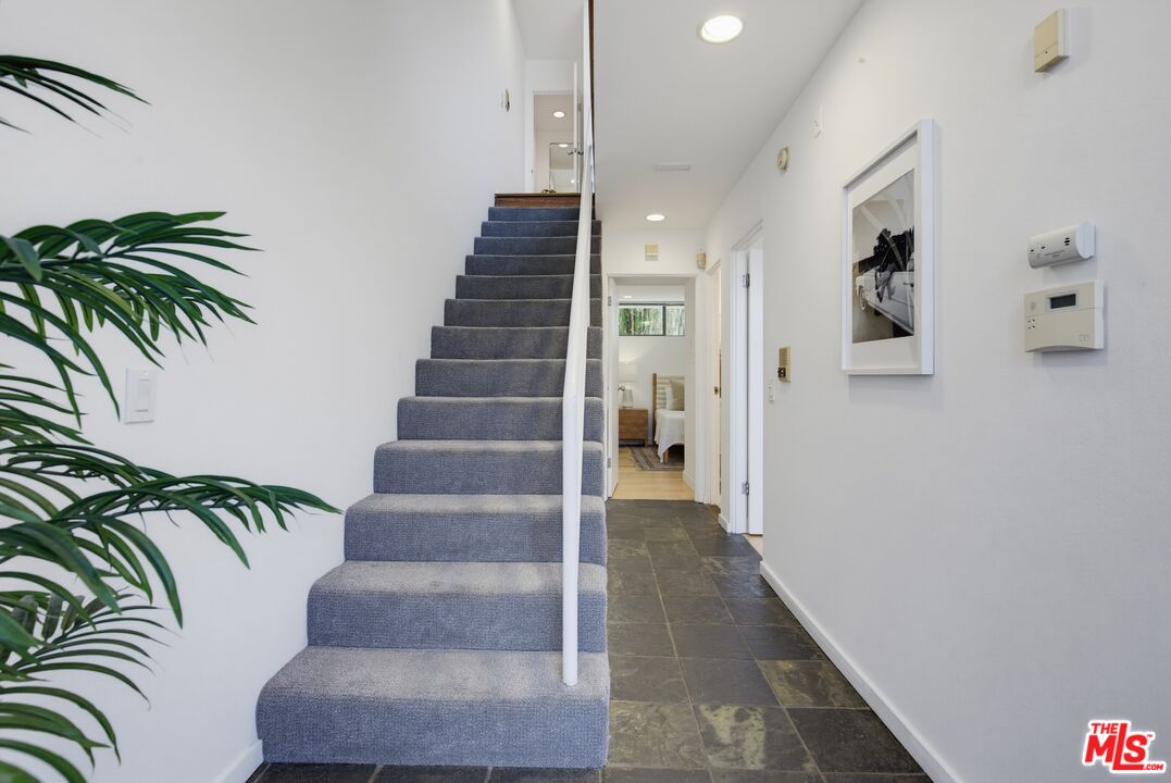 821 Bay St Unit: C6