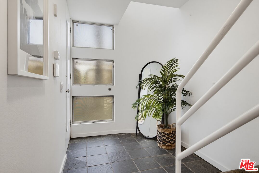 821 Bay St Unit: C6