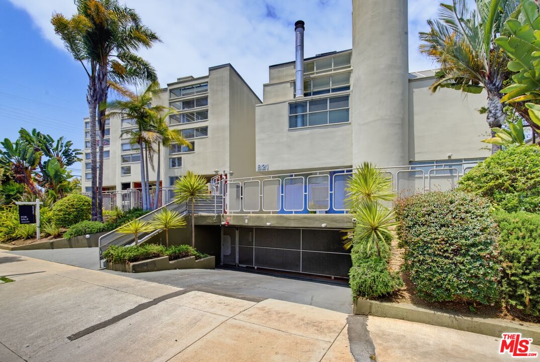 821 Bay St Unit: C6