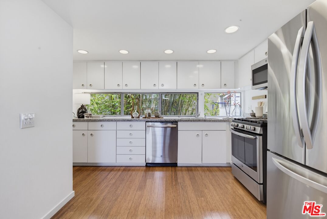 821 Bay St Unit: C6