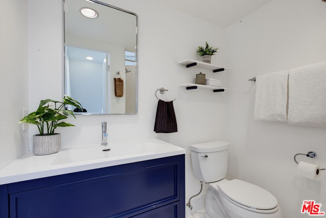821 Bay St Unit: C6