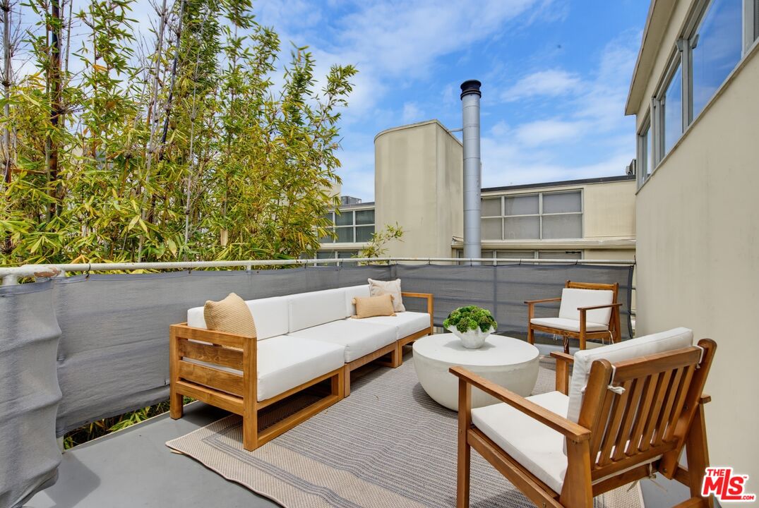 821 Bay St Unit: C6