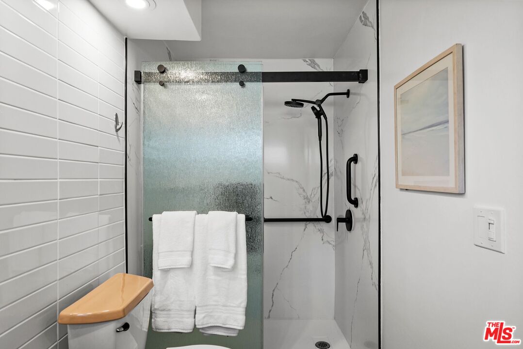 11230 Peach Grove St Unit: 208