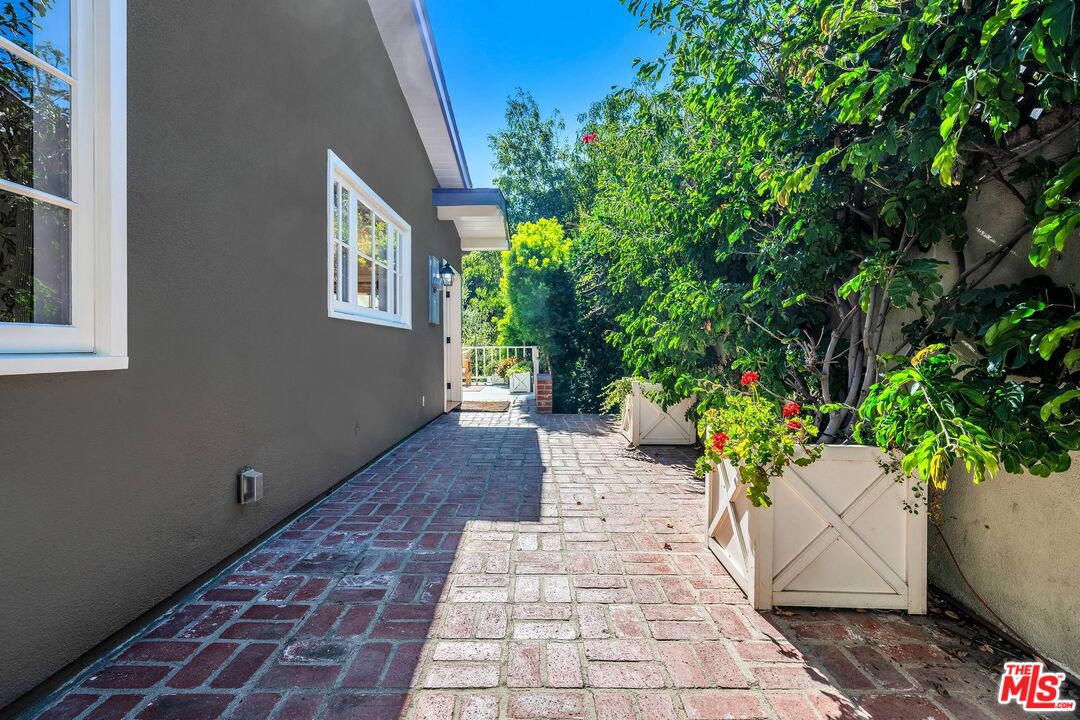 415 N Bonhill Rd