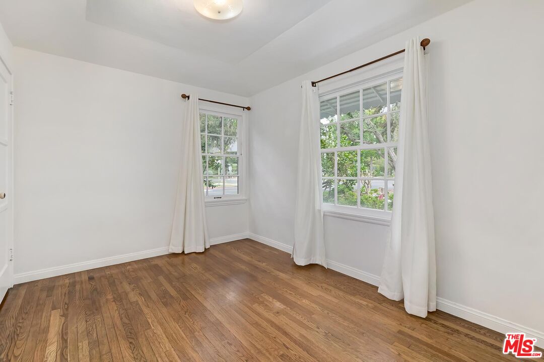 800 Warner Ave