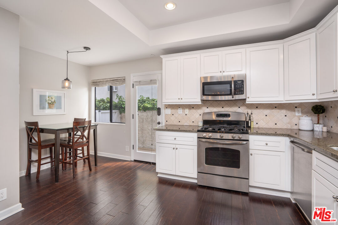 11954 Mayfield Ave Unit: 6