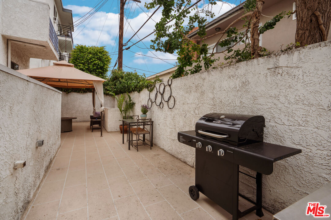 11954 Mayfield Ave Unit: 6