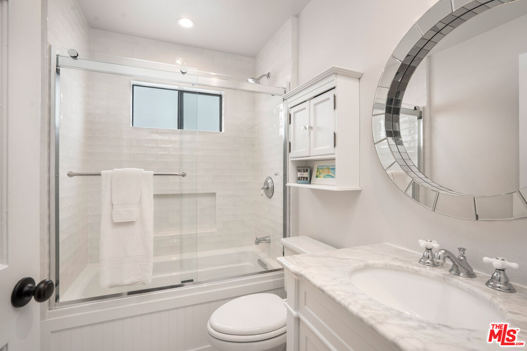 11954 Mayfield Ave Unit: 6