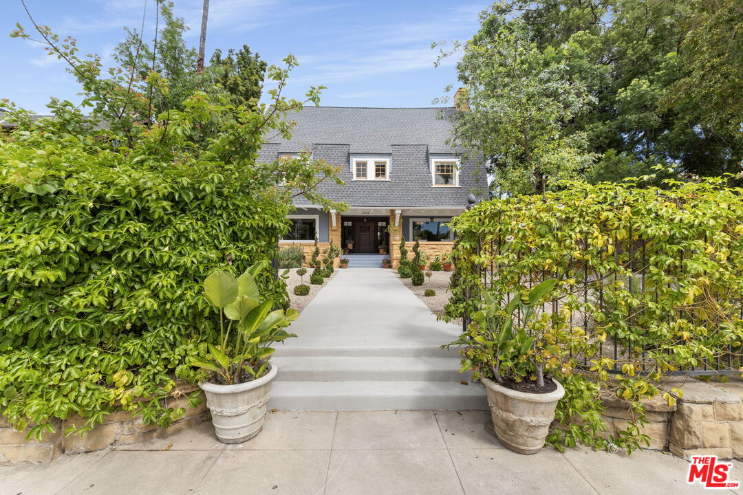 2248 S Hobart Blvd