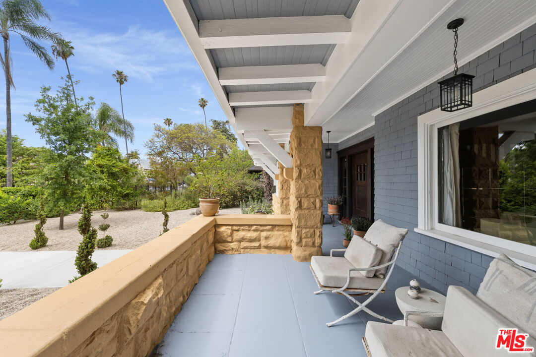 2248 S Hobart Blvd