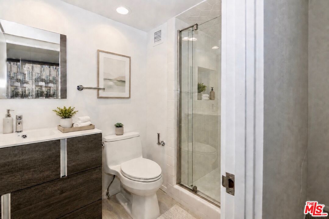 10590 Wilshire Blvd Unit: 704