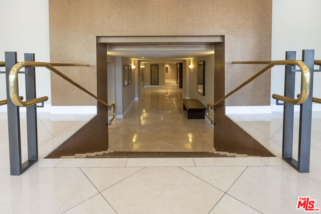 10590 Wilshire Blvd Unit: 704