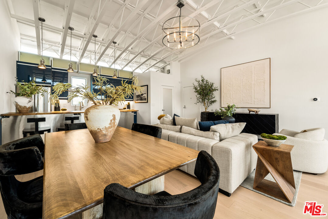 630 Rose Ave Unit: 5