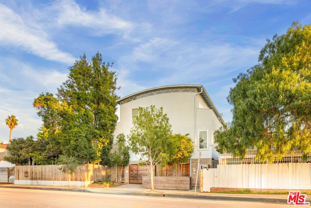 630 Rose Ave Unit: 5
