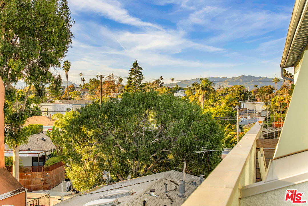 630 Rose Ave Unit: 5