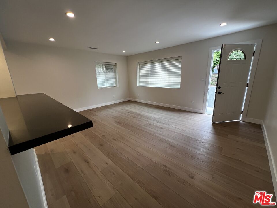 13419 Zanja St