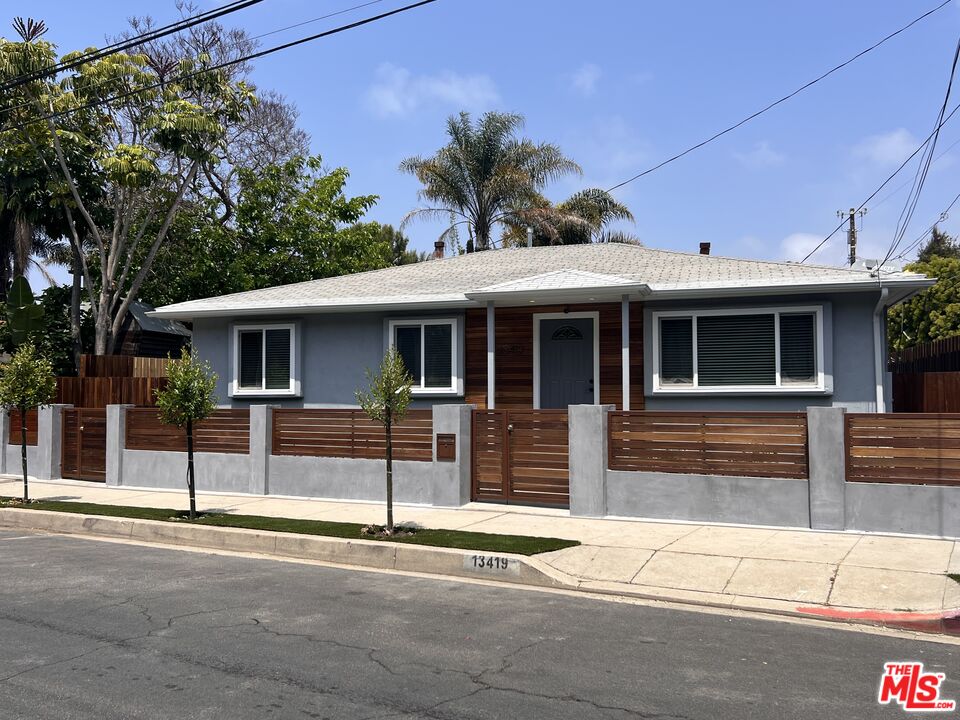13419 Zanja St