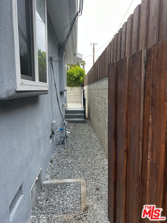 13419 Zanja St