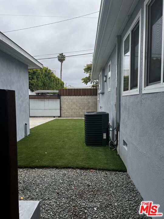 13419 Zanja St