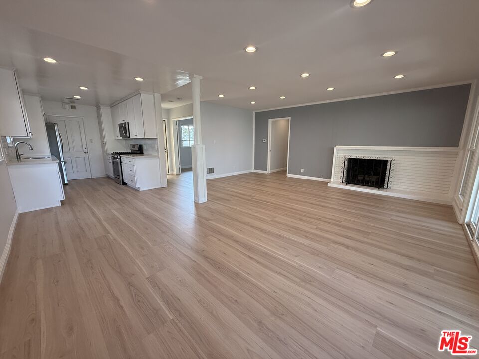 2766 Dunleer Pl