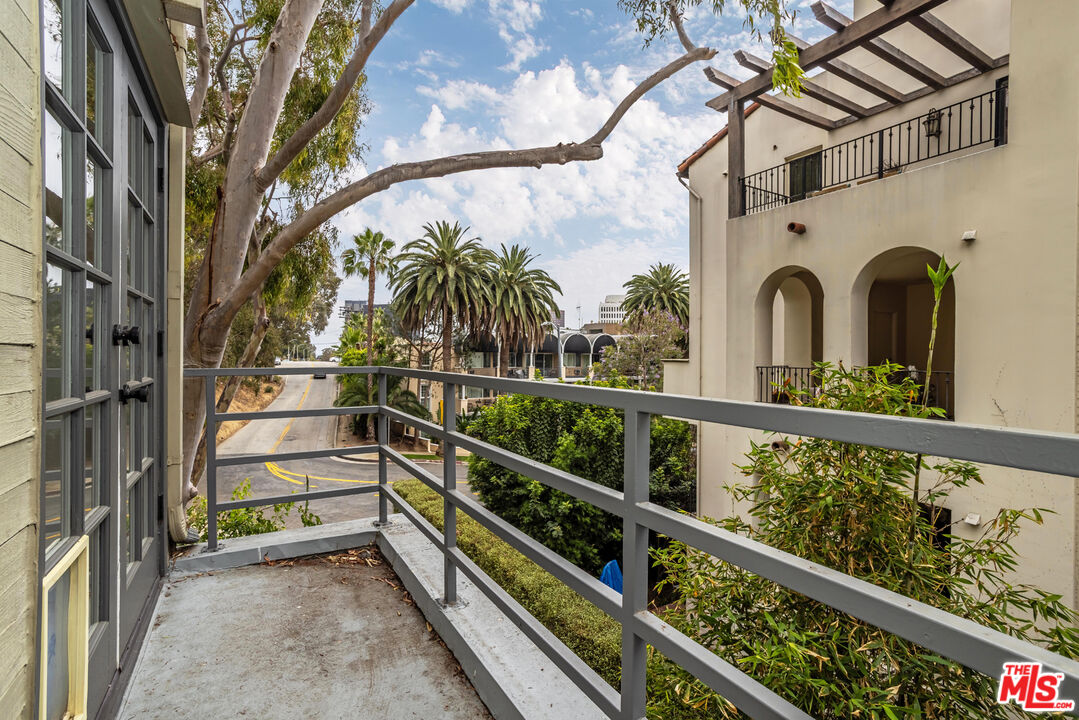 11601 Montana Ave Unit: PH7
