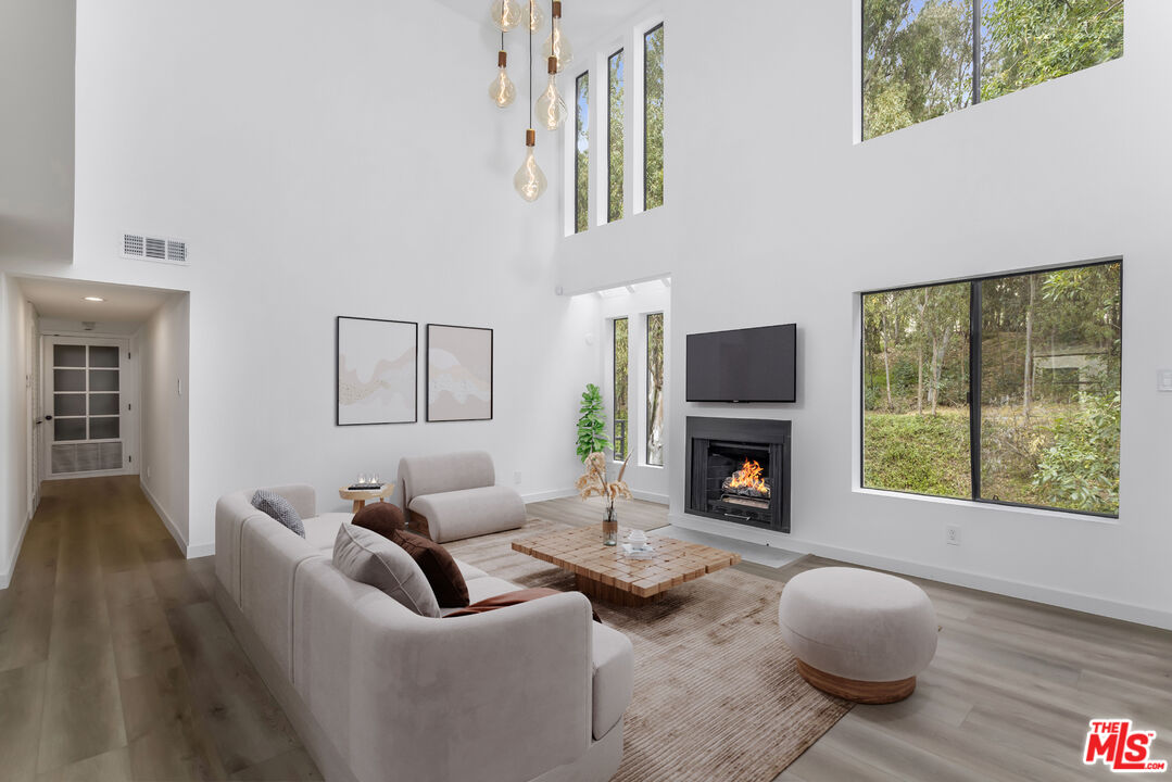 11601 Montana Ave Unit: PH7