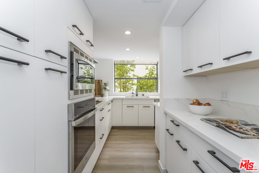 11601 Montana Ave Unit: PH7