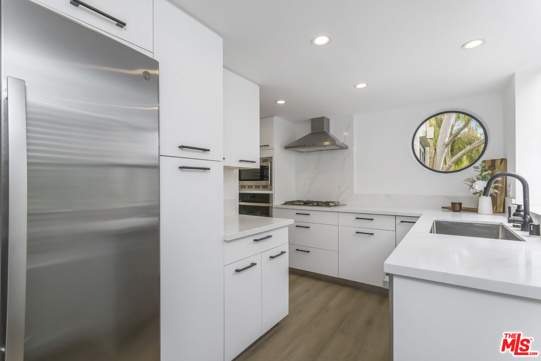 11601 Montana Ave Unit: PH7