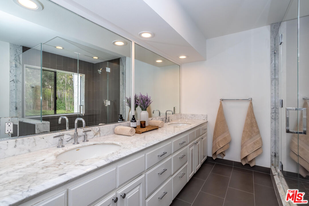 11601 Montana Ave Unit: PH7