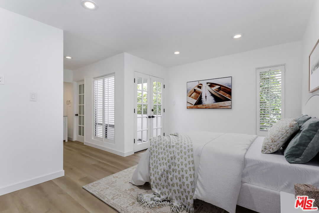 11601 Montana Ave Unit: PH7