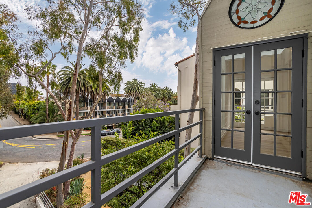 11601 Montana Ave Unit: PH7