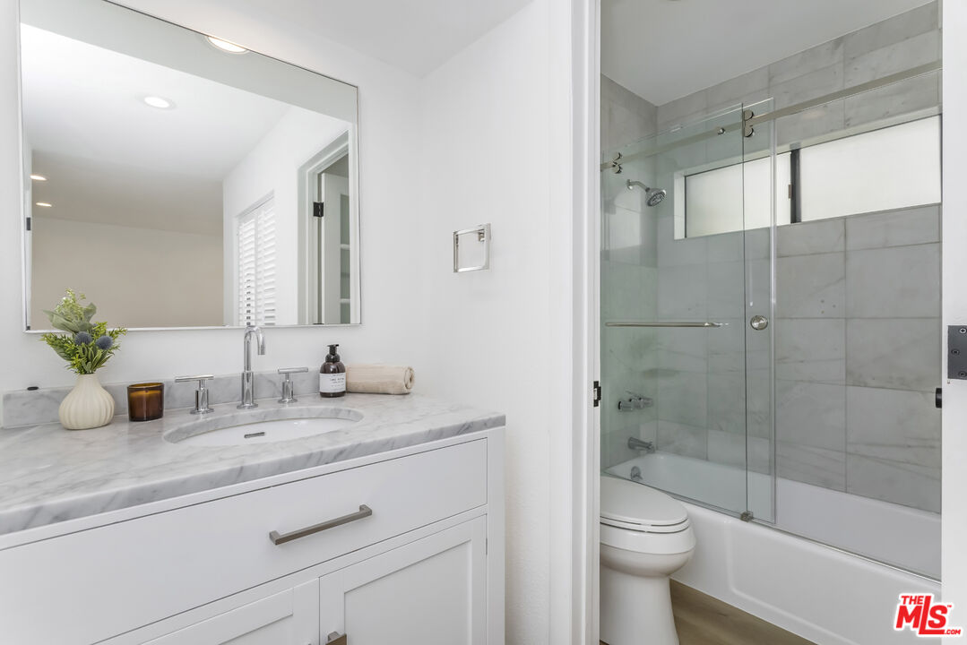 11601 Montana Ave Unit: PH7
