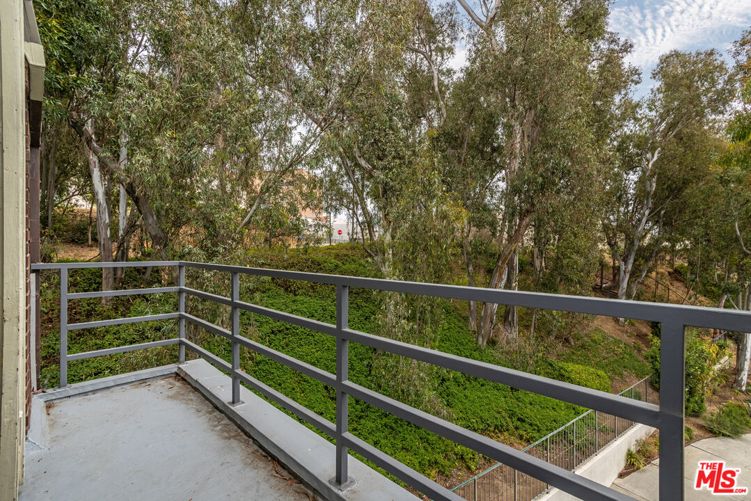 11601 Montana Ave Unit: PH7