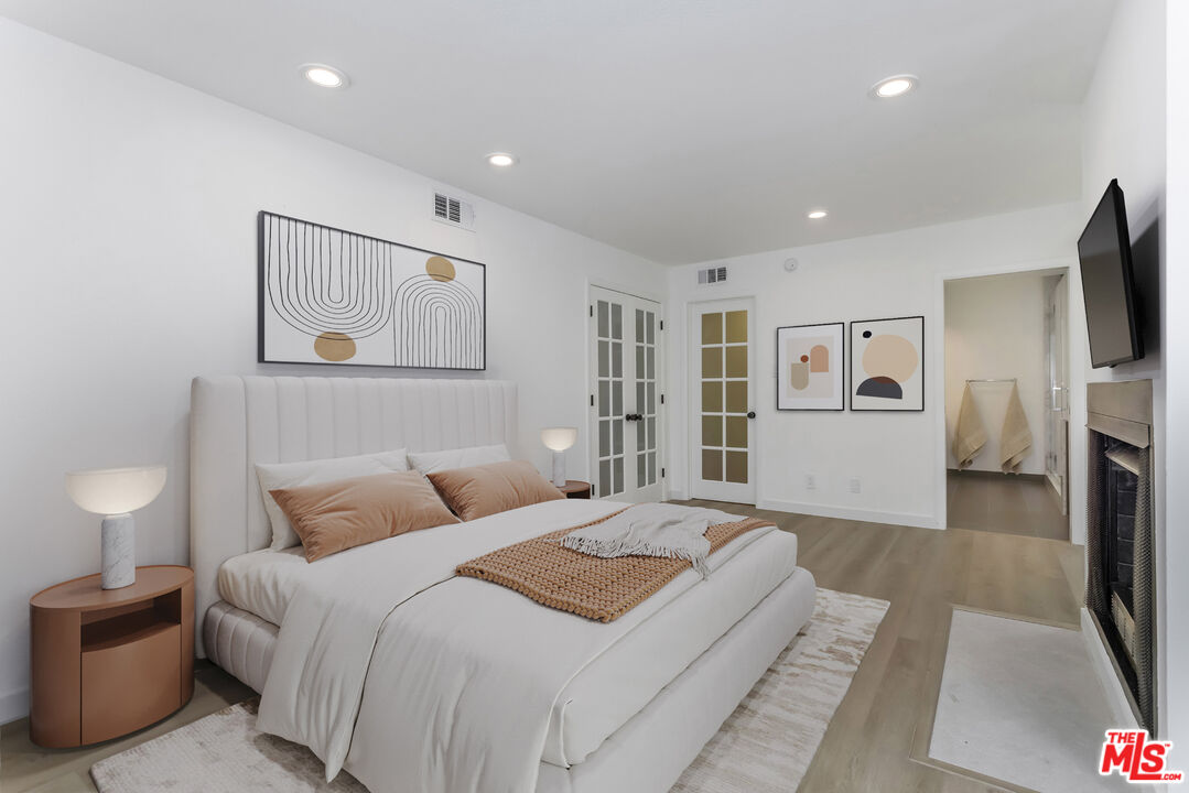 11601 Montana Ave Unit: PH7