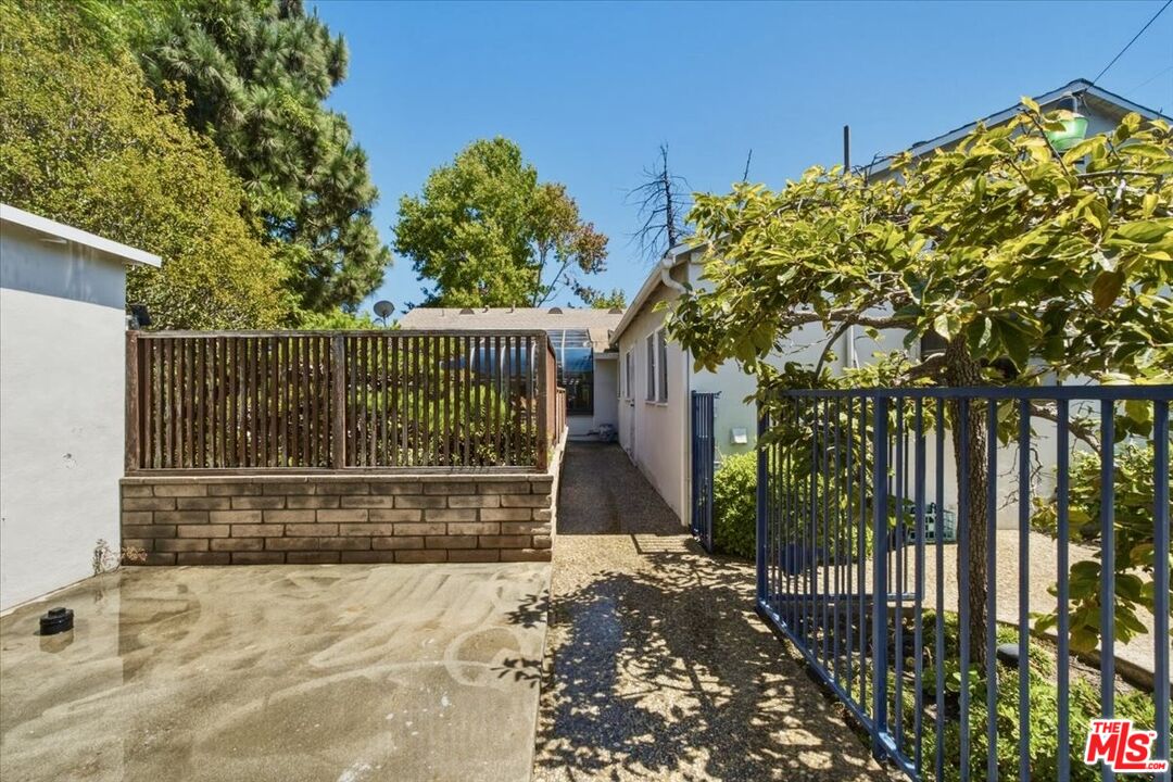 11359 Biona Dr
