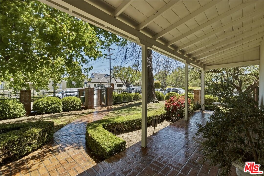 11359 Biona Dr