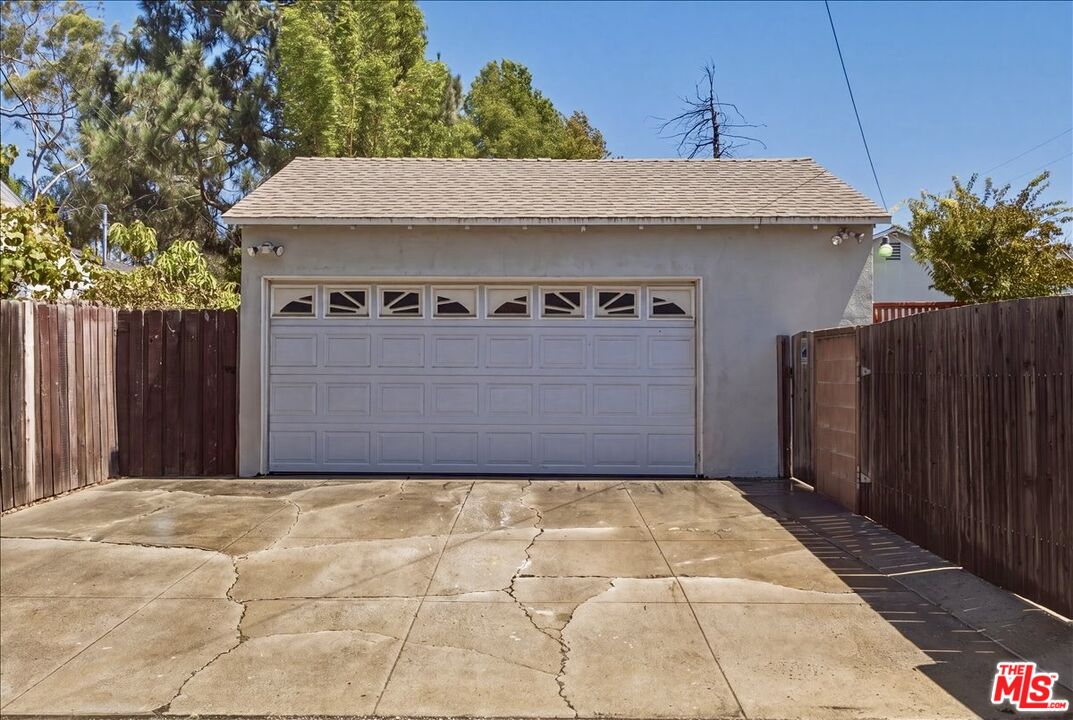 11359 Biona Dr
