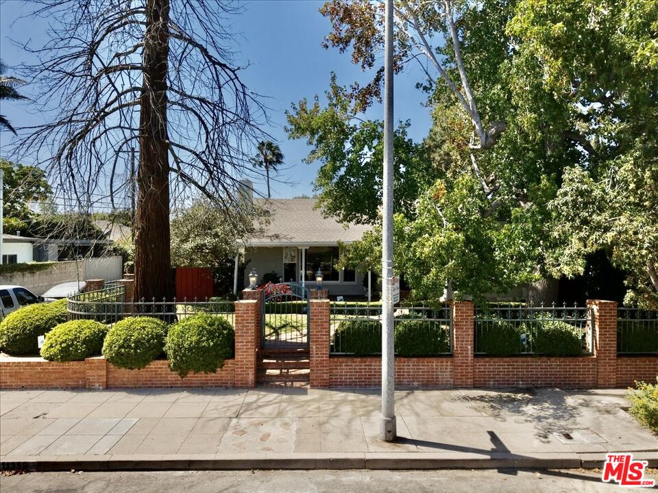 11359 Biona Dr